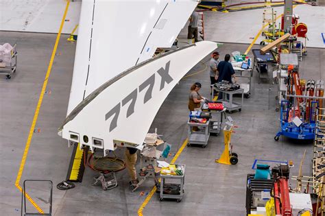 777x folding wing